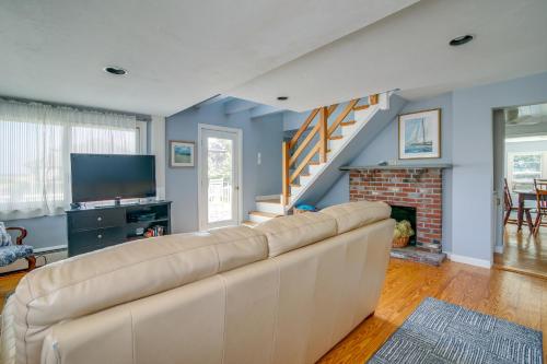 Charming Scituate Home with Deck - Walk to Beaches! in Scituate, USA