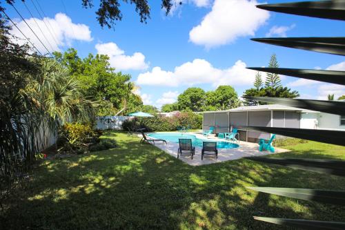 Beautiful home with pool and outdoor space in West Palm Beach, USA