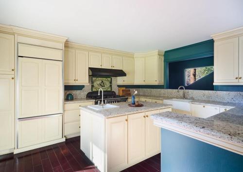 Black Bear Lodge in Bijou