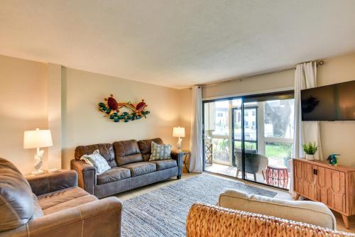 New Smyrna Beach Condo Pool Access, Walk to Beach in New Smyrna Beach, USA