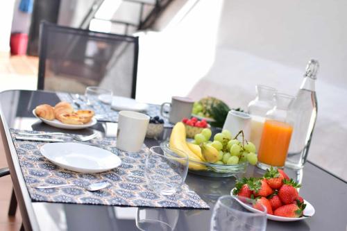 Casa Carmen – Terraza y patio privado en Salobreña 3