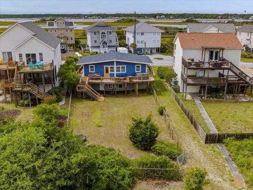 Surf City - Two Minute Walk to Beach