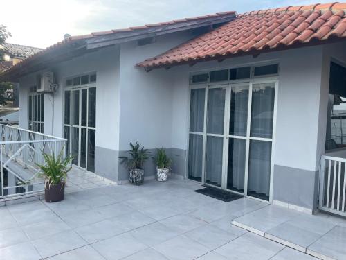 2 quartos com ar Praia do santinho