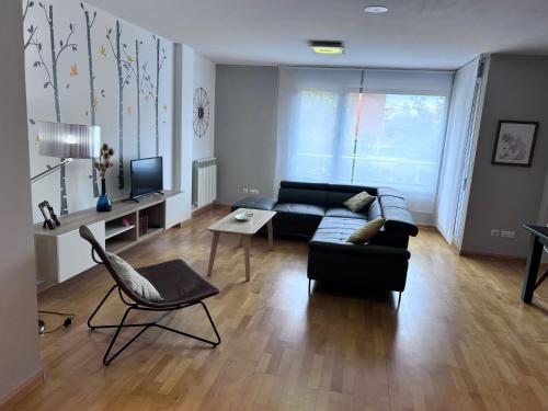 B&B Zaragoza - JUNCAL Bonito Loft, 110 m2 - Bed and Breakfast Zaragoza