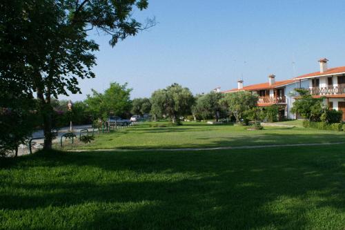  Mikiverna Houses By Miltiadis in Kalivia Poligirou