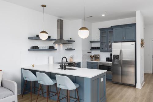 Stunning Spacious 6 Beds, 2 Bedroom in Walkable Area in Nashville, USA