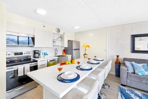 Stylish Unit Near Waikiki Beach with Free Parking! secondary