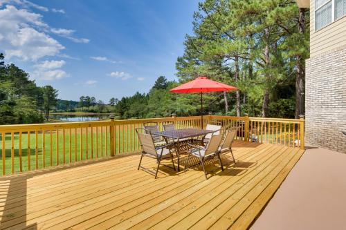 Alabama Retreat w/ Private Pond, Deck & Pool Table in Eutaw (AL)