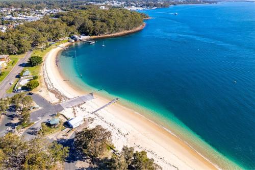 Gypsea at the Bay, 26b Achilles St - Wi-Fi , air con, luxury and linen