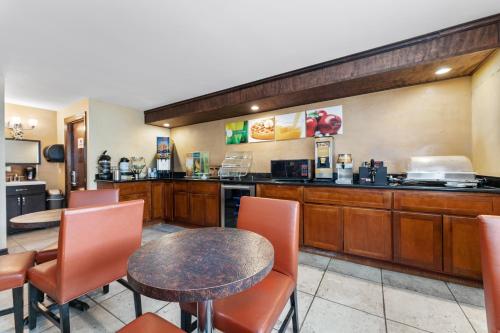 Quality Inn & Suites Okanogan - Omak