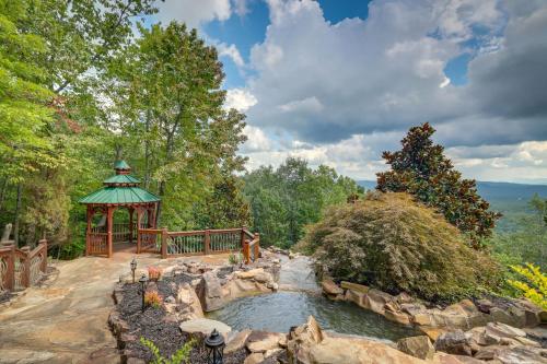 Mineral Bluff Mountain Retreat with Stunning Views!