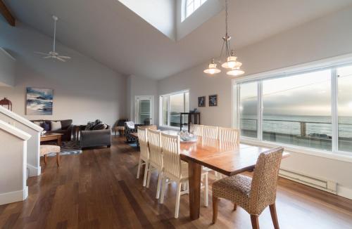 SeaQuell by RedAwning – Depoe Bay, OR