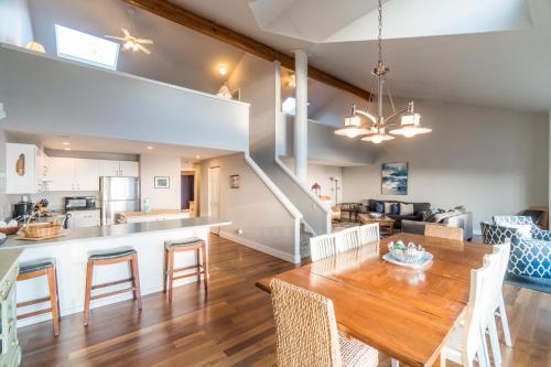 SeaQuell by RedAwning – Depoe Bay, OR