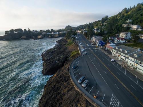 SeaQuell by RedAwning – Depoe Bay, OR