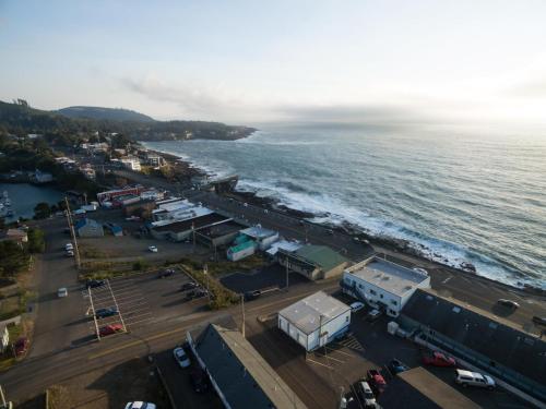 SeaQuell by RedAwning – Depoe Bay, OR