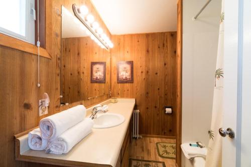 Surfers Cove - main image