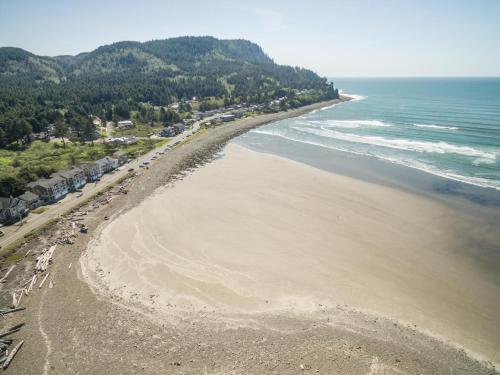 Surfers Cove - image 9