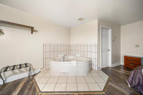 Thumb Heritage Inn