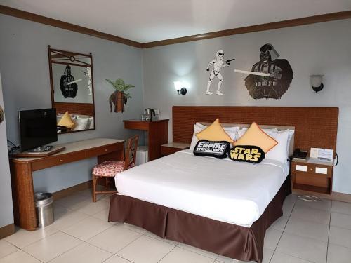 Golden Pine Hotel Room Type - Queen Room with Balcony
