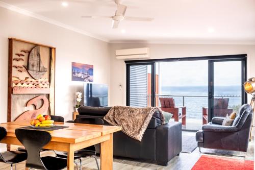 Whale Watcher 2 - Apartment - Coles Bay