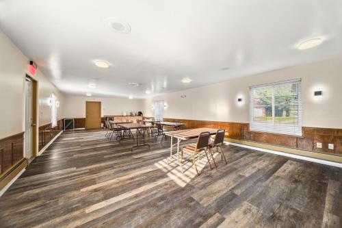 Thumb Heritage Inn