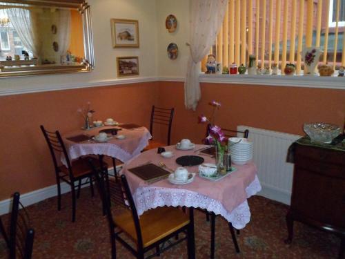 Camelot Hotel - Couples Only – Blackpool