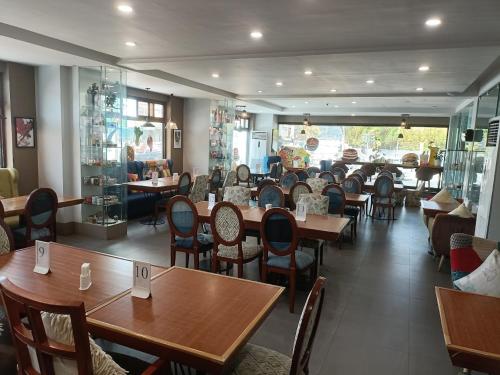 ザ ゴールデン パイン ホテル3