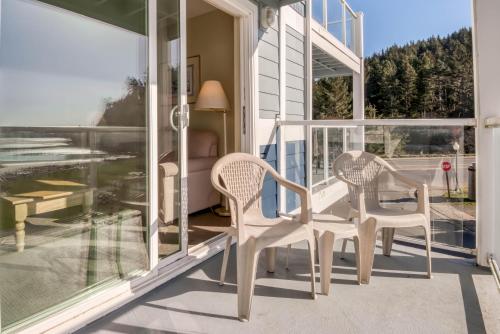 Waters Edge 302 - image 7
