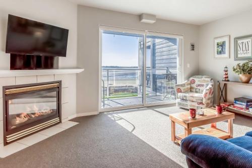 Waters Edge 303 - image 10