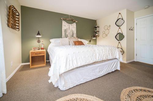 Waters Edge 304 WE - main image