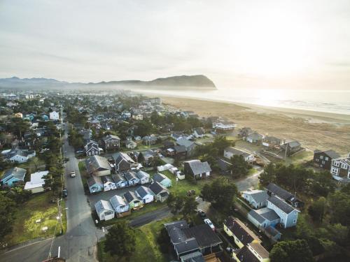 Beach Retreat - image 9