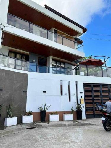 Sunset House, Magdalena