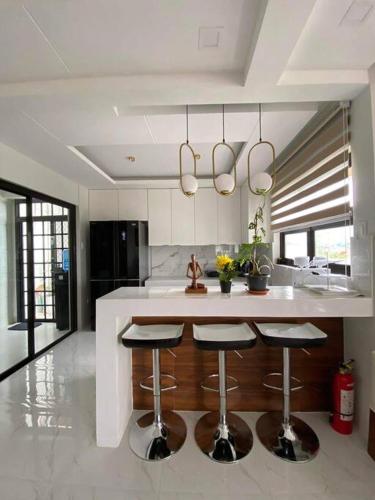 Sunset House in Лукбан