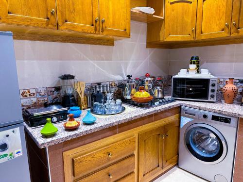 Kitchen, Luxury of Mesnana in Manar