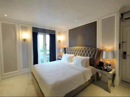 Grand Eska Hotel & Suites Batam Room Type - Escape Double With Balcony