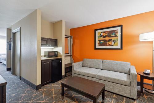 Holiday Inn Hotel & Suites Slidell an IHG Hotel - image 7