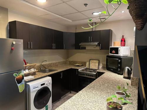 Luxurious 1 Bedroom Apartment in Red Residency Sport City Dubai, Дубай (фото 4)