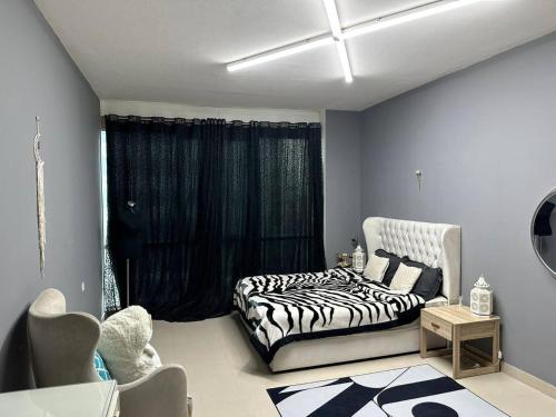 Luxurious 1 Bedroom Apartment in Red Residency Sport City Dubai, Дубай (фото 9)