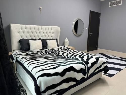 Luxurious 1 Bedroom Apartment in Red Residency Sport City Dubai, Дубай (фото 10)