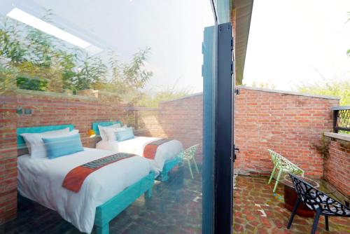 493444277 Brickyard Retreat at Mutianyu Great Wall Adjoin to Mutianyu Great Wall - Room with the View of Great Wall - Free Chinese massage experience - Vehicle Shuttle Service - International Catering - SPA& Nail Beauty Facilities