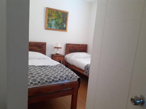 Room in Lodge - Valparaluz House, 2 People, Private Bathroom no1641
