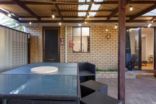 Facilities, Luxe 3BR Villa with Kitchen & Laundry in Perth