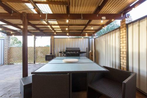 Facilities, Luxe 3BR Villa with Kitchen & Laundry in Perth