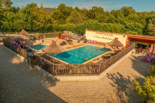 CAMPING LE COIN CHARMANT - Hotel - Chauzon