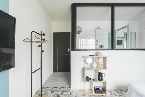 Double Room with Bath image 10