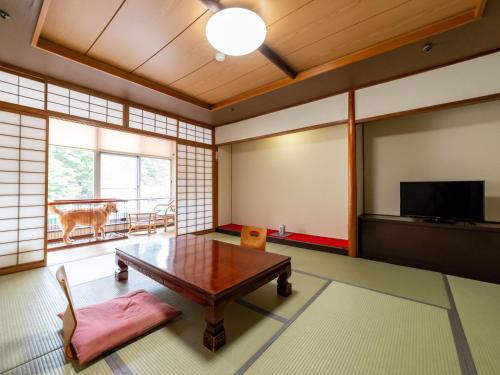 Japanese Style Room with 10 Tatami - Pet-Friendly