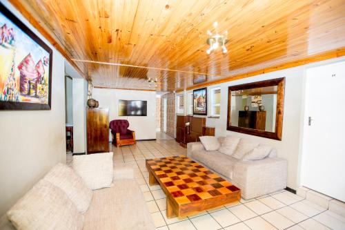 Oria Lodge Oria Lodge