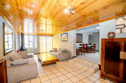 Oria Lodge Oria Lodge