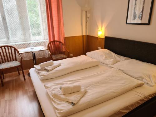 Triple Room image 3