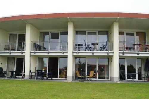 Großzügige Wohnung mit zwei Bädern, Terrasse und Balkon in Rerik, Deutschland